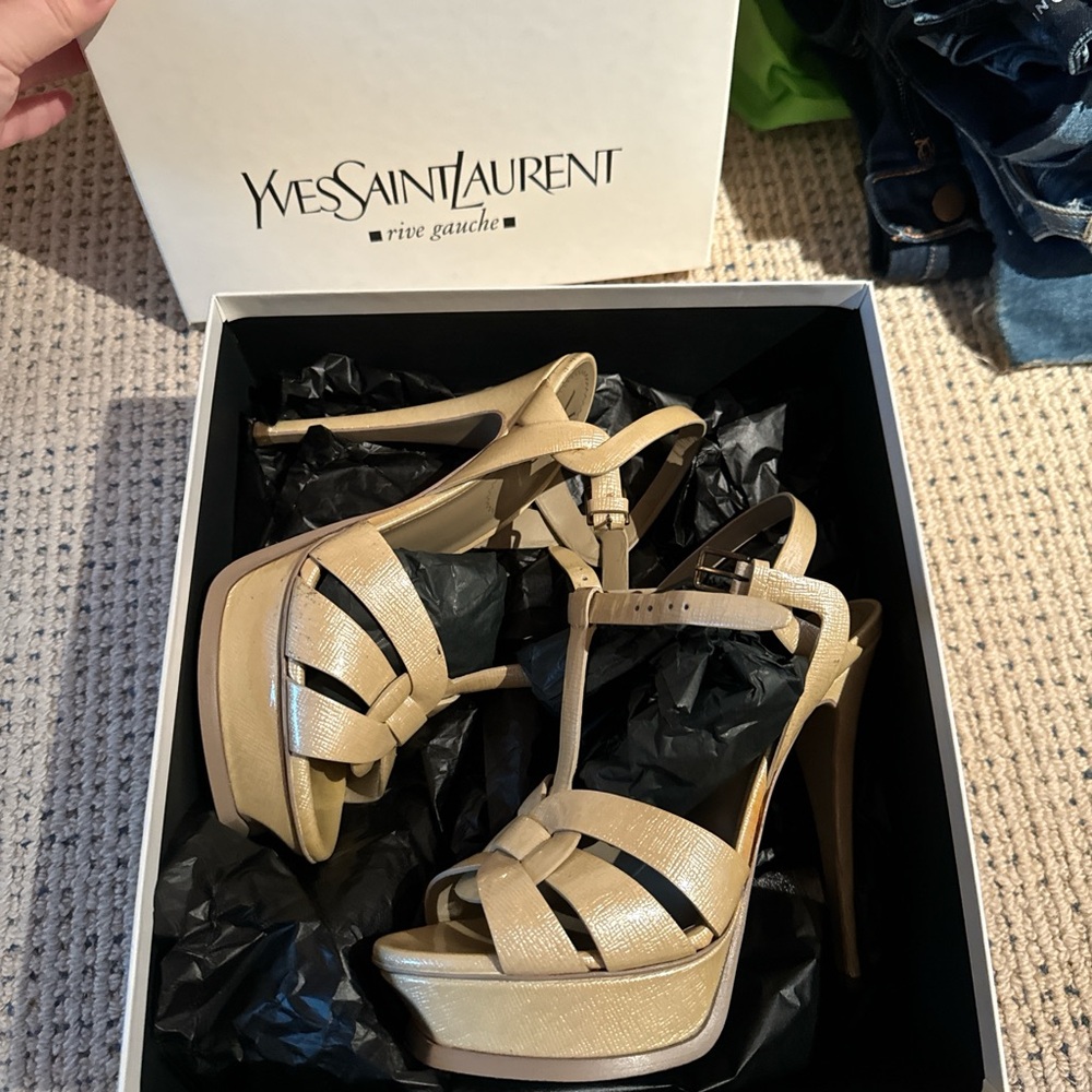 YSL Tribute 105 Pump - Vitelli Vernice soft size 37